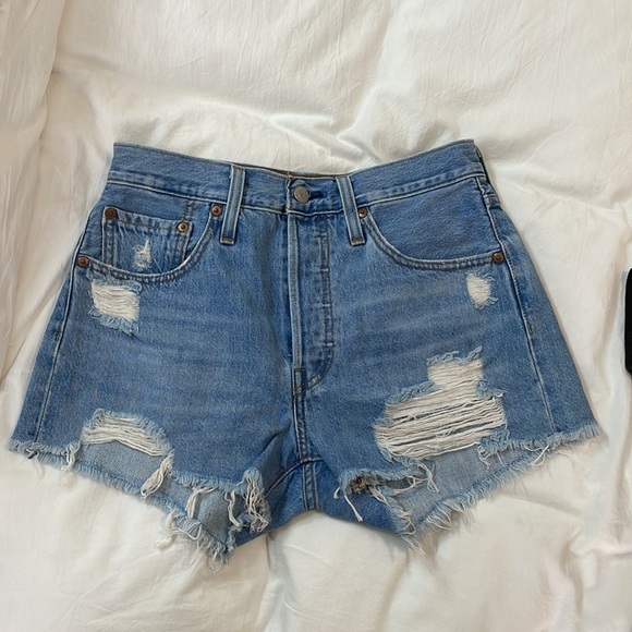 Levi 501 short - Picture 2 of 3